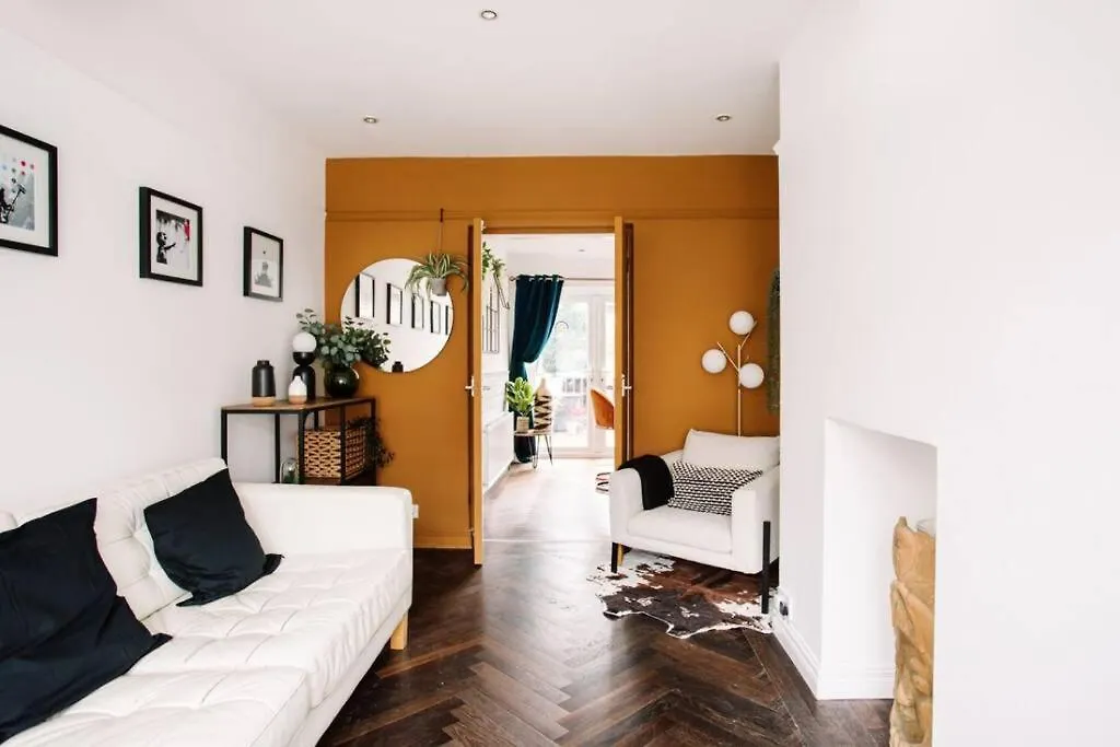 Modern & Stylish Home In The Heart Of Belfast